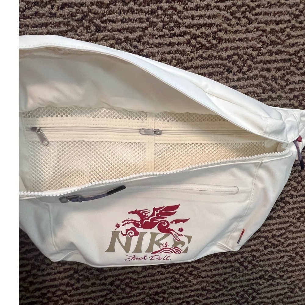 Nike Premium Hip Pack Sail White Pegasus Graphic Fanny Pack IQ0978-133 8L - Picture 4 of 7